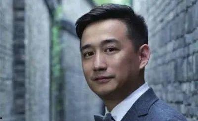 娱乐君吃瓜黄磊是谁啊视频,黄磊在视频中的神秘角色