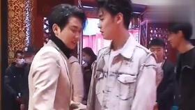 娱乐吃瓜开场白怎么说,揭秘明星幕后故事，吃瓜群众狂欢时刻