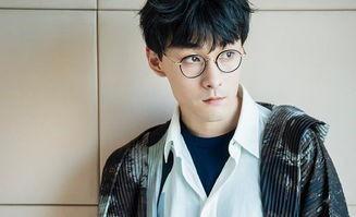 娱乐圈吃瓜系统双男,吃瓜系统助力双男主在娱乐圈风生水起
